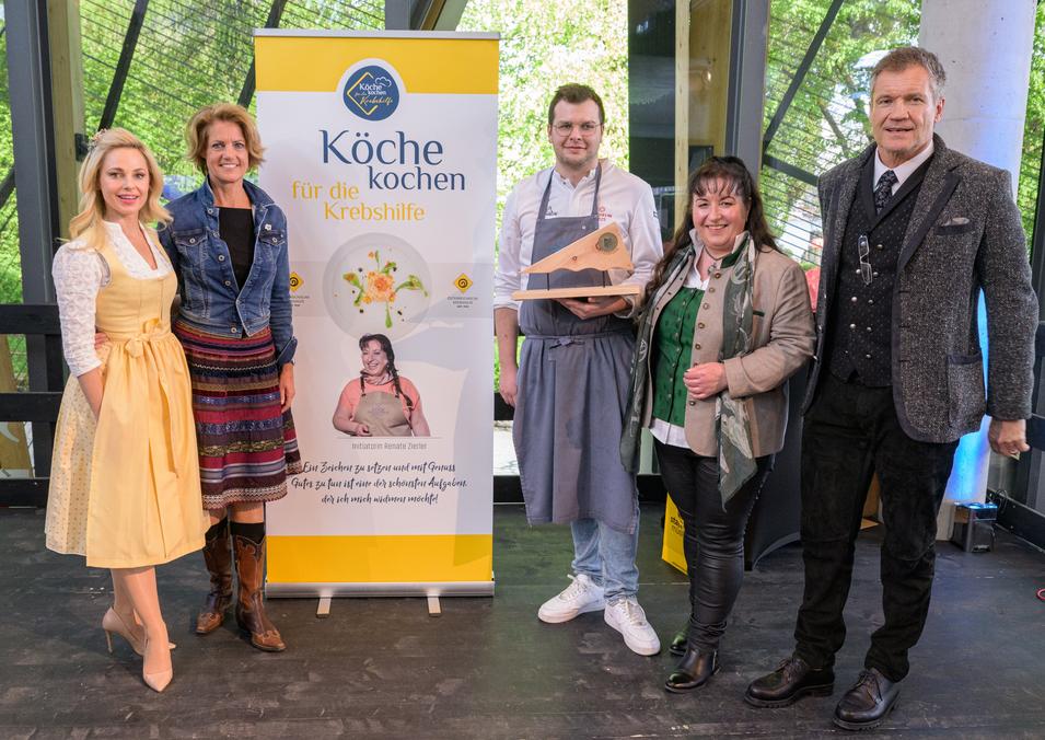 Die Initiator:innen bei der Präsentation der Aktion