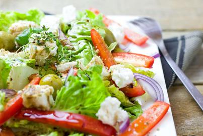 Schmackhafter grüner Salat mit Paprika