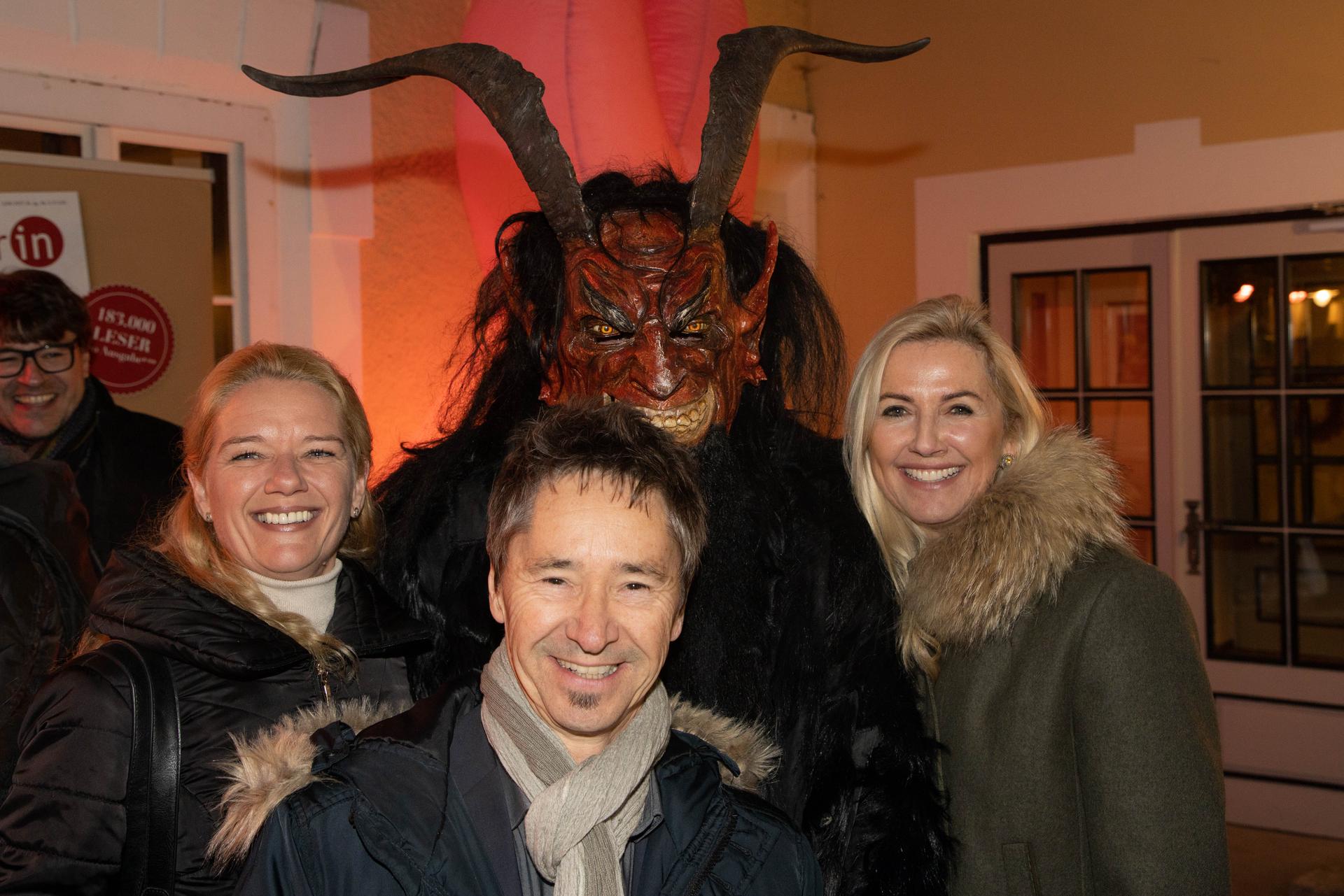 Adventzauber Aigen Charity Krampus und G&auml;ste