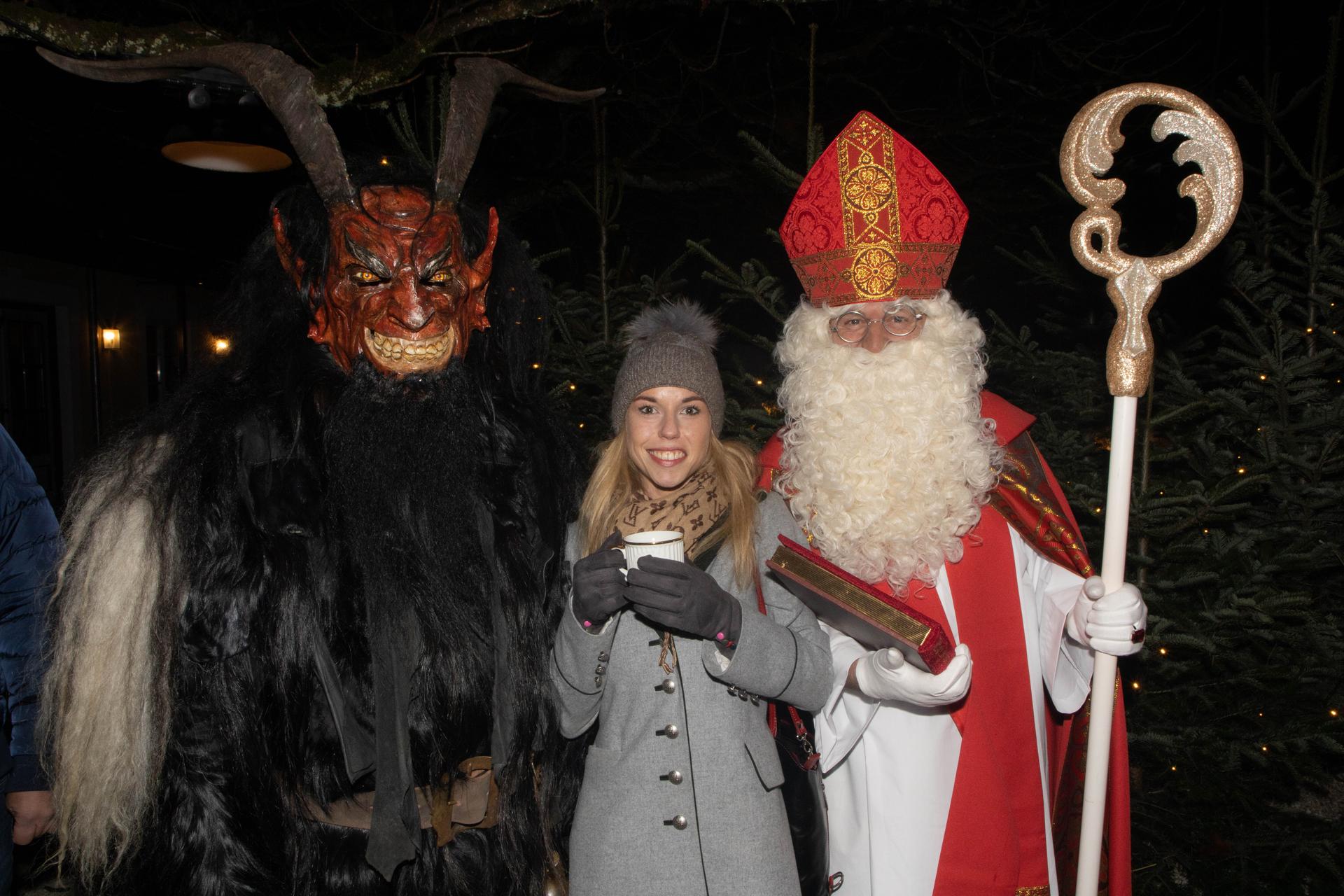 Adventzauber Aigen Charity Nikolaus und Krampus
