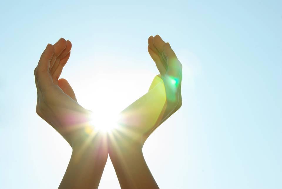 Aufgaben und Ziele Hände mit Sonne